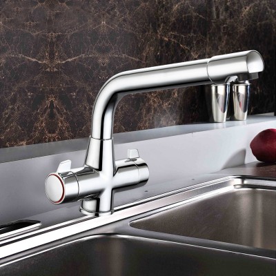 China high quality Brass kitchen faucet in Chrome finish and with spout